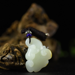 山料和田白玉如意吊坠