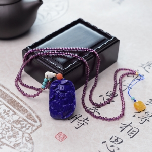 深蓝色青金石牡丹花吊坠