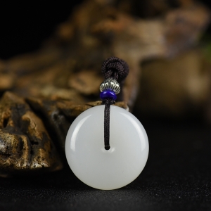 山料和田白玉平安扣吊坠