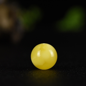 18.5mm鸡油黄蜜蜡圆珠