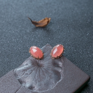 18K红纹石耳钉