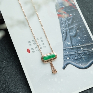 18K糯种翠绿翡翠项链