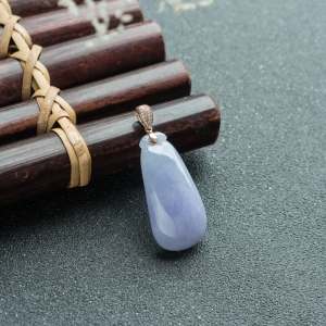 18K糯种紫罗兰翡翠福瓜吊坠