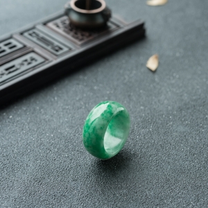 糯种飘翠翡翠指环