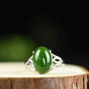 银镶山料和田碧玉戒指