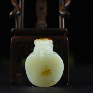 籽料和田白玉荣归吊坠