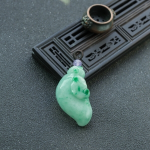 糯种飘翠翡翠福瓜吊坠