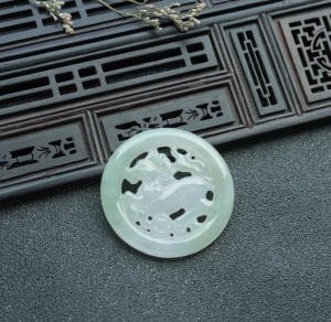 糯冰种浅绿翡翠马到成功吊坠