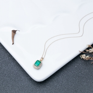 18K鲜绿祖母绿项链