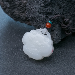 山流水料和田羊脂白玉午马吊坠