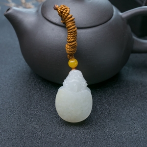 籽料和田白玉龙龟吊坠