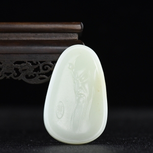 籽料和田白玉关公吊坠