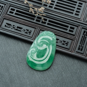 糯冰种飘翠翡翠如意吊坠