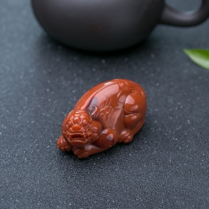柿子红南红貔貅吊坠