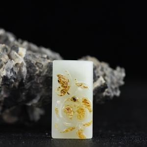 籽料和田白玉蝶恋花吊坠