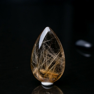 金发晶水滴吊坠