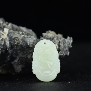 山料和田白玉申猴吊坠