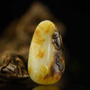 籽料和田白玉花开见佛吊坠