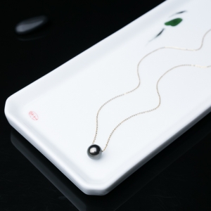 18K海水黑色珍珠项链