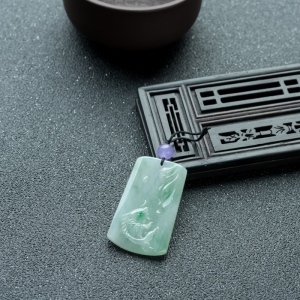 糯冰种飘翠翡翠年年有余吊坠