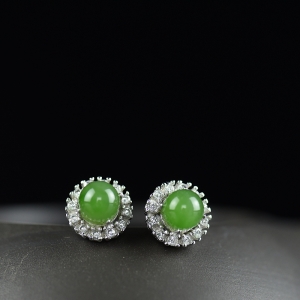 银镶山料和田碧玉耳钉