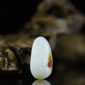 籽料和田羊脂白玉蝶恋花吊坠