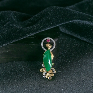 18K糯冰种翠绿翡翠悟道吊坠