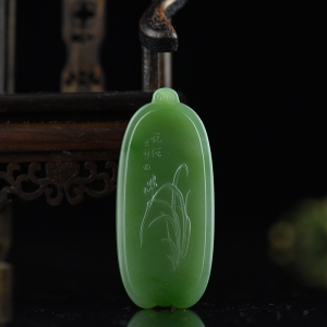 山料和田碧玉兰花吊坠