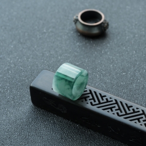 糯冰种飘花翡翠路路通吊坠