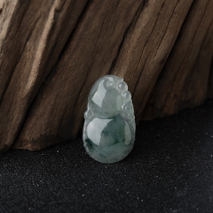 糯冰种飘花翡翠葫芦吊坠