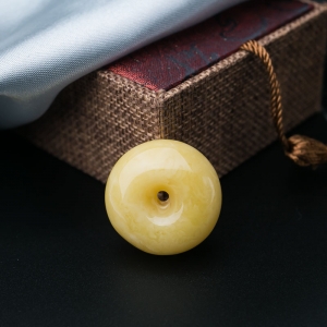 柠檬黄蜜蜡平安扣吊坠