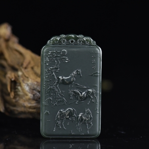 山料和田青玉八骏图吊坠