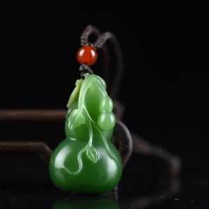 山料和田碧玉福禄吊坠