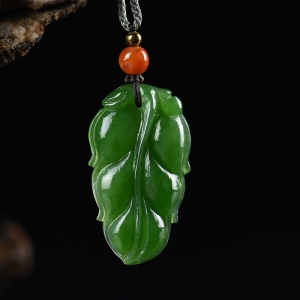 山料和田碧玉金枝玉叶吊坠