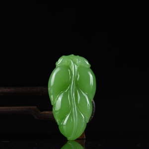 山料和田碧玉金枝玉叶吊坠