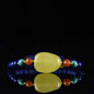 鸡油黄蜜蜡随形单圈手串