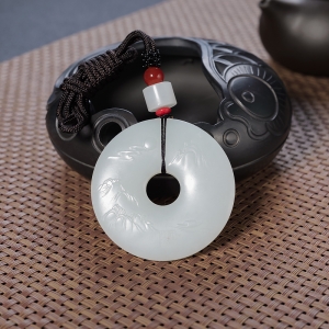 山料和田白玉壮丽河山平安扣吊坠