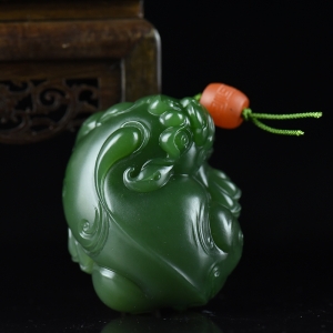 山料和田碧玉貔貅吊坠