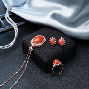 银镶樱桃红南红套装