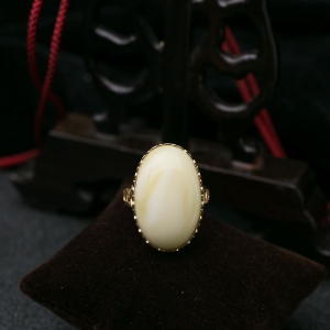 18K白花蜜蜡戒指