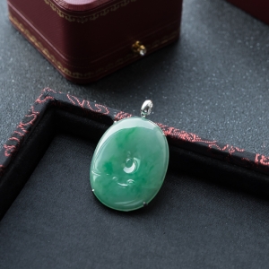 18K糯冰种飘翠翡翠福贝吊坠