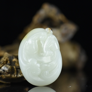 籽料和田白玉羊羊如意吊坠