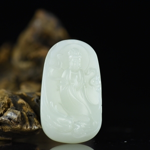 籽料和田白玉观音吊坠