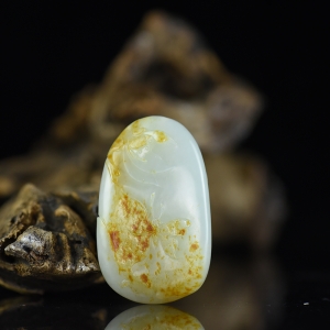 籽料和田白玉蝶恋花吊坠