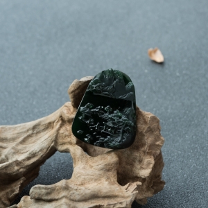 冰种墨翠山水吊坠