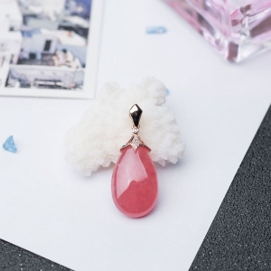 18K红纹石水滴吊坠