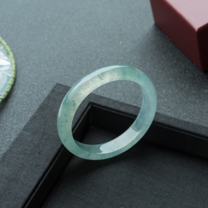 56.5mm糯冰种飘花翡翠平安镯