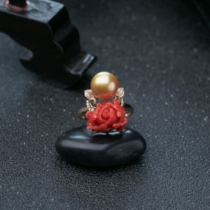 18K沙丁珊瑚牡丹花戒指