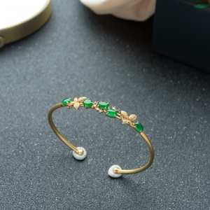 56.5mm18K糯冰种翠绿翡翠贵妃镯