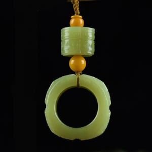 山料和田黄玉守护玉琮吊坠